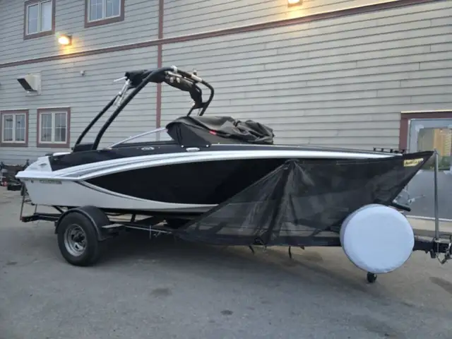 2014 Glastron 185 GLS FINANCING AVAILABLE in Powerboats & Motorboats in Saskatoon - Image 5