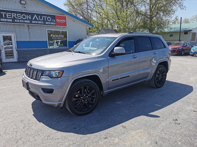 2021 Jeep Grand Cherokee Laredo in Cars & Trucks in Belleville