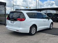 2022 CHRYSLER GRAND CARAVAN SXT - POWER LIFTGATE FEATURES INCLUDE - - Premium Cloth Interior - Power... (image 4)