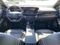 CLEAN CARFAX, ONE OWNER, LOW KM, Leather, Remote Start, Power Lift, Heated Seats, Wireless Charging,... (image 9)