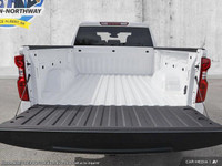 This Chevrolet Silverado 1500 boasts a powerful engine powering this Automatic transmission.* This C... (image 7)