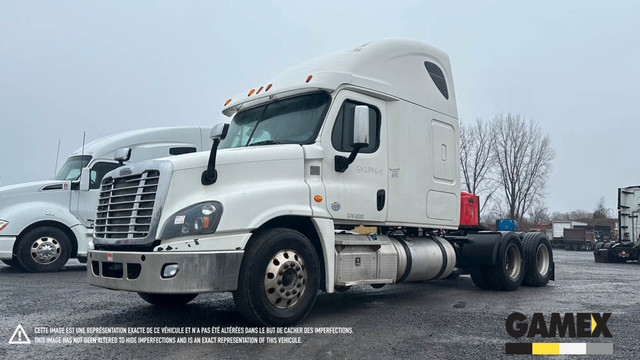 2015 FREIGHTLINER CASCADIA CAMION HIGHWAY in Heavy Trucks in Moncton - Image 2