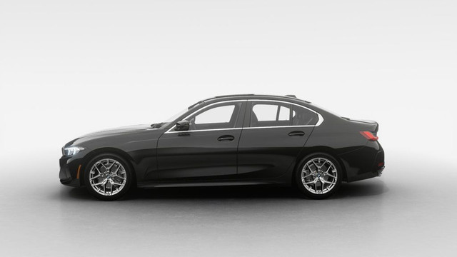 2025 BMW 3 Series 330i xDrive | Navigation | Sensatec Noir in Cars & Trucks in City of Montréal - Image 4