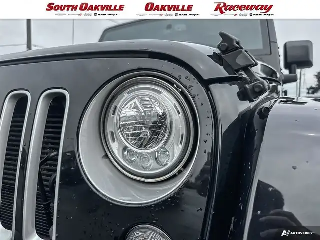 2017 Jeep Wrangler UNLIMITED SAHARA | HEATED SEATS | 1 OWNER | in Cars & Trucks in Oakville / Halton Region - Image 7