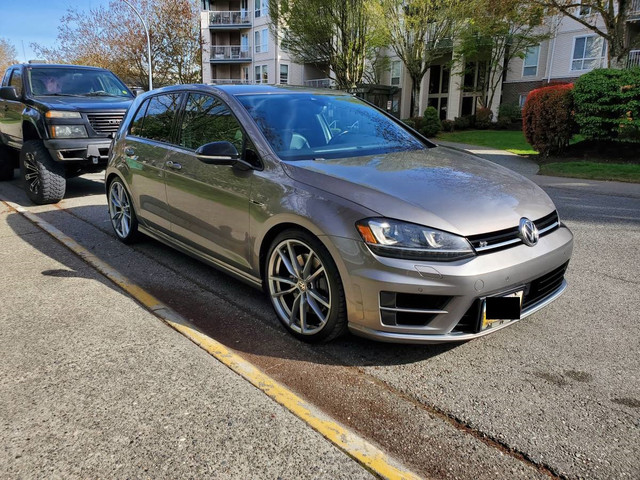 2017 Volkswagen Golf R  in Cars & Trucks in Delta/Surrey/Langley