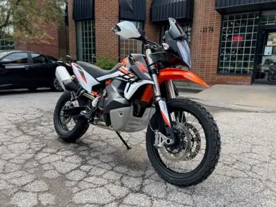 *** DEALER DEMO*** 2022 KTM 890 Adventure R with upgrades! Full TECH Pack activation featuring RALLY...