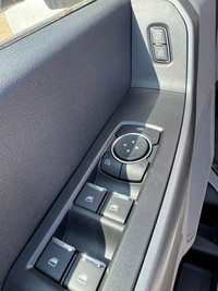 AMVIC Licensed Engine: 8 Cylinder Engine 7.3L Safety Equipment ABS And Driveline Traction Control Si... (image 9)