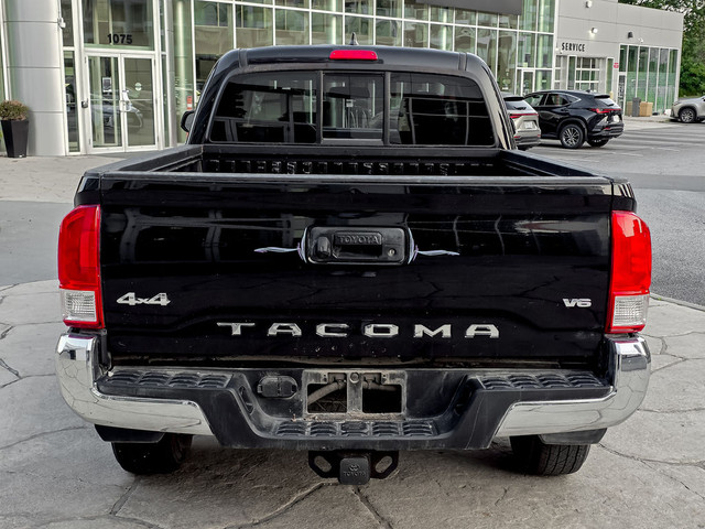 2017 Toyota Tacoma 4WD Access Cab V6 Auto SR5 in Cars & Trucks in City of Toronto - Image 4