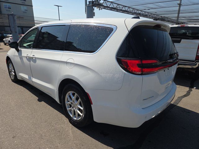 2024 Chrysler Pacifica TOURING-L | LEATHER | BACK UP CAM in Cars & Trucks in Calgary - Image 3