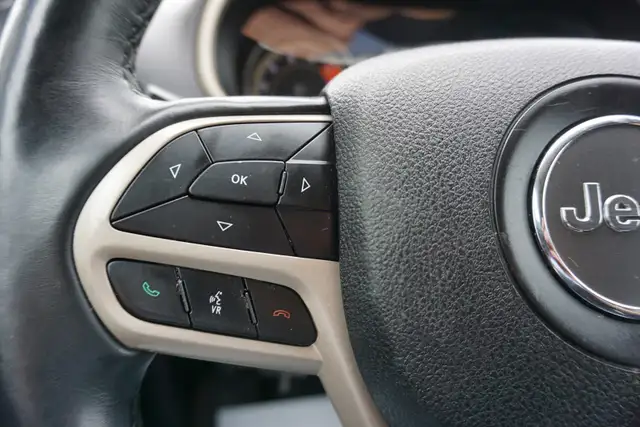 2017 Jeep Cherokee in Cars & Trucks in Oakville / Halton Region - Image 29