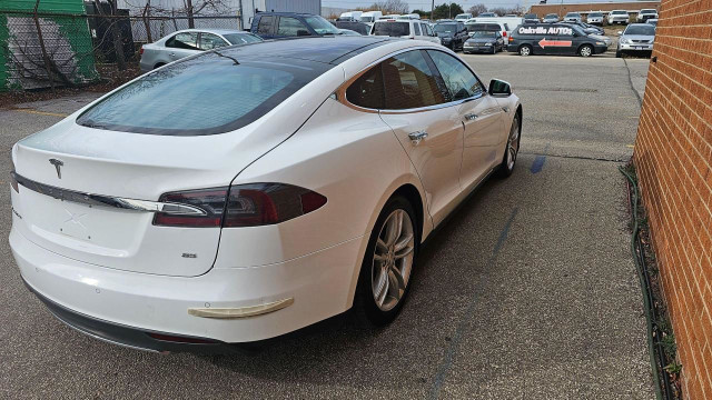 2014 Tesla Model S 85 in Cars & Trucks in Oakville / Halton Region - Image 4