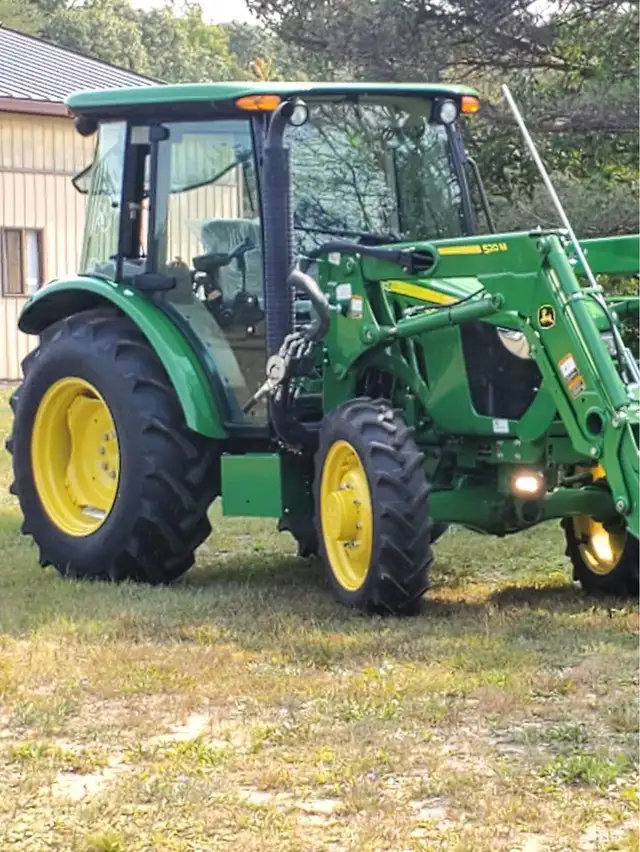 JD 5075E - 2021 in Heavy Equipment in Saskatoon - Image 2