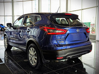 Comes equipped with: Power Mirrors, Shark fin antenna, Halogen Headlamps, Courtesy lights, LED Headl... (image 7)