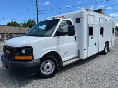 Recipient of Autotrader's Best Price Dealer Award Winner 2024<br>1 OWNER GOVERNMENT VAN!! **6.6L DUR...