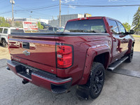 LT | 4X4 | CREW CAB | 5.3L V8 | HEATED SEATS | TONNEAU COVER | FENDER FLARES This 2018 Chevrolet Sil... (image 3)