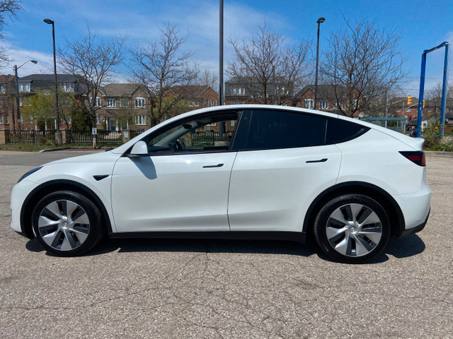 2021 Tesla Model Y in Cars & Trucks in City of Toronto - Image 2
