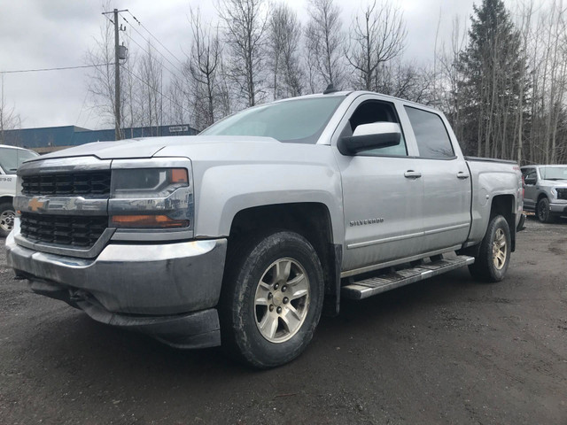 2018 Chevrolet Silverado 1500 4X4 Crew Cab 143.5" LT w/1LT | 5.3 in Cars & Trucks in City of Toronto