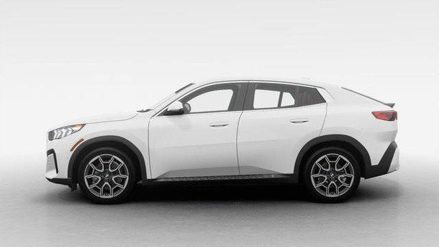2025 BMW X2 xDrive28i Sports Activity Coupe | Sièges Sport in Cars & Trucks in City of Montréal - Image 4