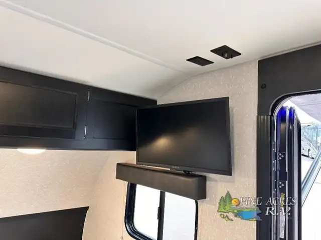 2022 Forest River RV Cherokee Wolf Pup 16BHS Bunks & 3500 Lbs in Travel Trailers & Campers in Truro - Image 29