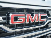 This sleek 2022 GMC Sierra 1500 SLT Crew Cab boasts a powerful 5.3L V8 engine and a luxurious Jet Bl... (image 8)