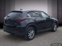 Le Mazda CX-5 GX AWD 2022 est un VUS compact qui allie élégance, performance et praticité. Dès le pr... (image 6)