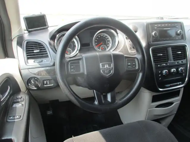 2012 Dodge Grand Caravan SE 7 places 93 738 km financement maiso in Cars & Trucks in Laval / North Shore - Image 8
