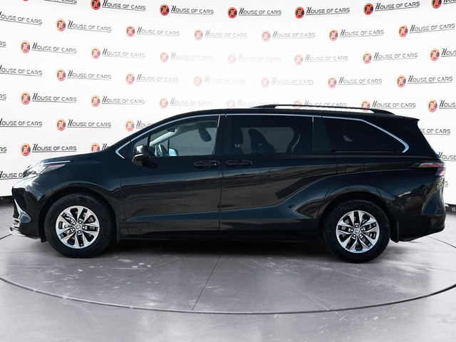 2024 Toyota Sienna LE / HYBRID / Heated Seats / Back Up camera in Cars & Trucks in Calgary - Image 2