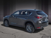 Le Mazda CX-5 GS 2017 à traction avant (FWD) se distingue par son style raffiné, sa conduite dynamiq... (image 4)