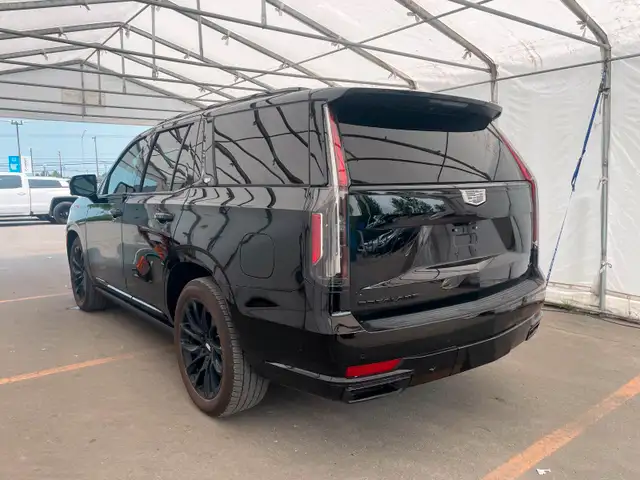 2024 Cadillac Escalade SPORT PLATINUM AWD *GR. ONYX* *SUPER CRUI in Cars & Trucks in Laurentides - Image 9