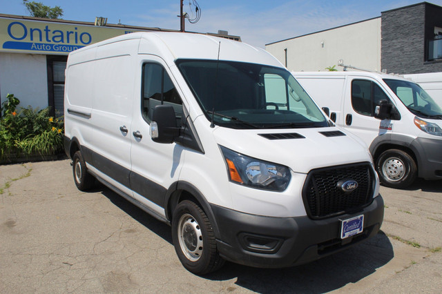 2022 Ford Transit T-250 Van cargo Med roof 148" Back Cam in Cars & Trucks in Mississauga / Peel Region - Image 4