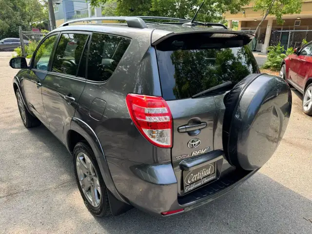 2010 Toyota RAV4 SPORT V6 - 4X4 in Cars & Trucks in City of Toronto - Image 4