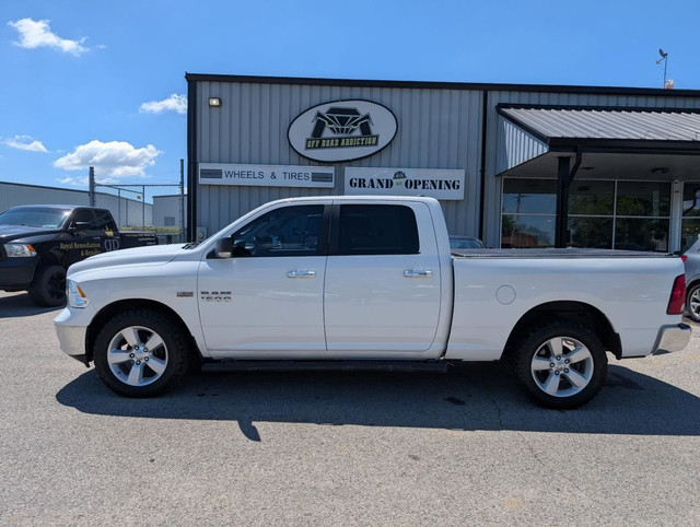 2017 RAM 1500 4WD CREW CAB 149" SLT in Cars & Trucks in London - Image 2