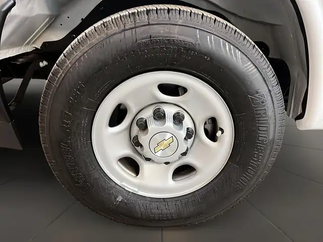 2024 Chevrolet Express Cargo 2500 WT 155 in Cars & Trucks in Laval / North Shore - Image 21