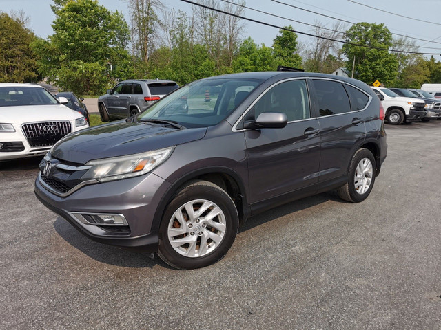 2016 Honda CR-V SE in Cars & Trucks in Belleville