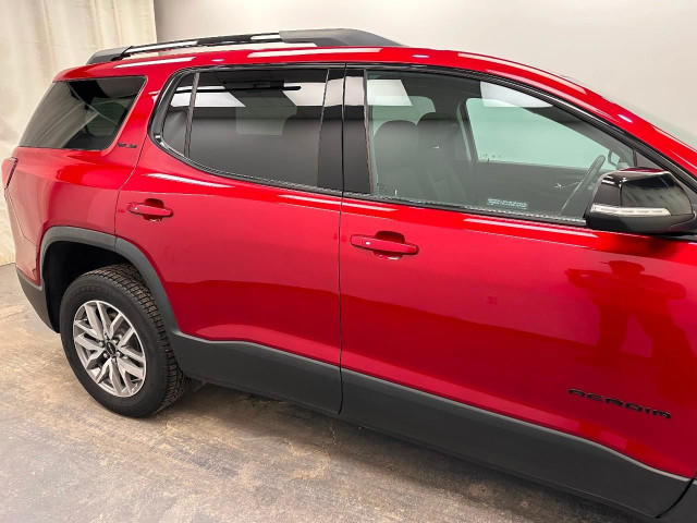 2023 GMC Acadia SLE 3.6L 6CYL | HEATED FRONT SEATS | REMOTE S... in Cars & Trucks in Lethbridge - Image 2