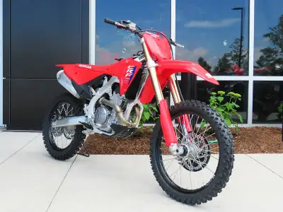 Finance from $87 bi-weekly!* Click "Get Financing" to see if you qualify! Apex Cycle 1-888-702-4150...
