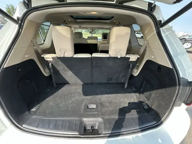 2019 Nissan Pathfinder 4x4 Platinum - Sunroof in Cars & Trucks in Edmonton - Image 23