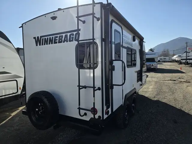 2025 Winnebago Micro Minnie 1720FB in Travel Trailers & Campers in Penticton - Image 5