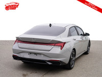 CLEAN CARFAX KEY FEATURES: ALUMINIUM ALLOY WHEELS | SUNROOF | WIRELESS APPLE CAR PLAY / ANDROID AUTO... (image 5)