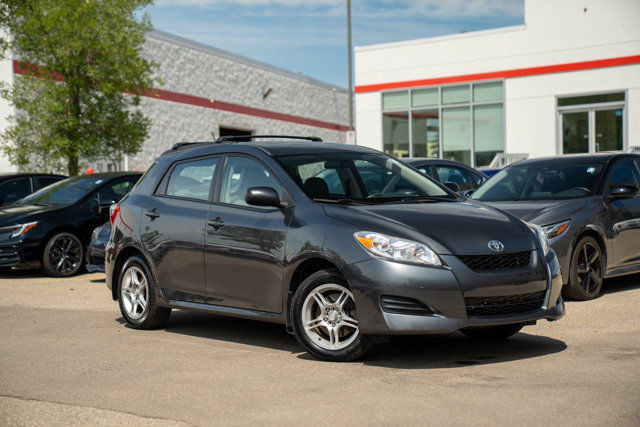 2012 Toyota Matrix in Cars & Trucks in Edmonton - Image 2