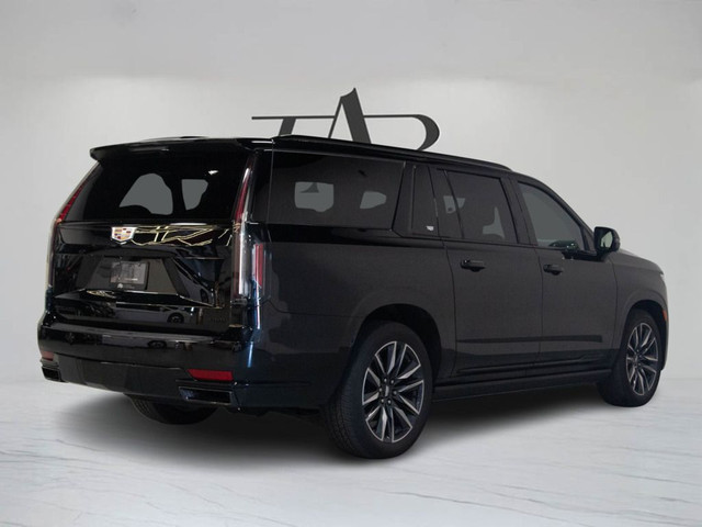 2022 Cadillac Escalade ESV SPORT PLATINUM | 8 PASS | 22\" RIM |  in Cars & Trucks in Mississauga / Peel Region - Image 4
