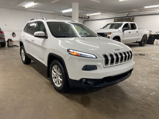 2016 Jeep Cherokee North V6 AWD TOUCHSCREEN in Cars & Trucks in Calgary - Image 3