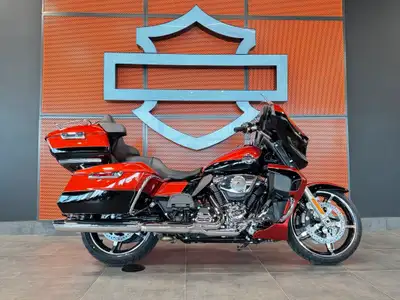 The Street Glide Ultra is made for two-up touring, with a powerful V-twin engine, spacious storage,...