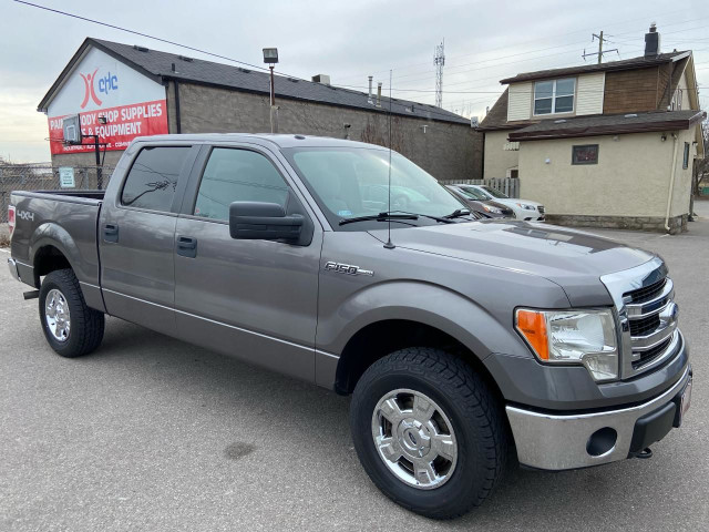  2014 Ford F-150 XLT ** 4X4, CREW, V8, BLUETOOTH , 6 PASS ** in Cars & Trucks in St. Catharines