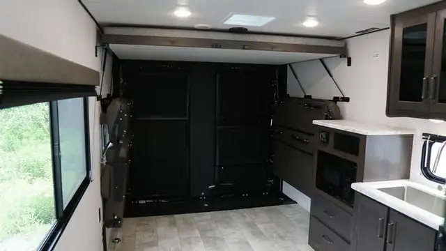 2024 Grand Design Momentum MAV 27MAV in Travel Trailers & Campers in Ottawa - Image 5