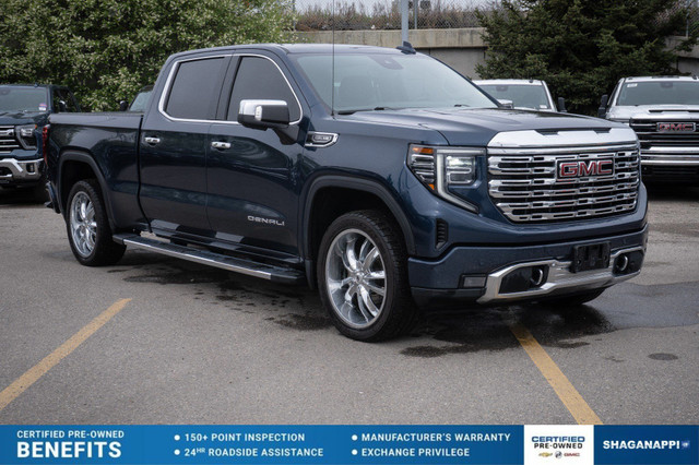 2022 GMC Sierra 1500 Denali TECH PACKAGE | SUNROOF 5.3L V8 in Cars & Trucks in Calgary