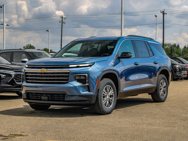 2025 Chevrolet Traverse LT in Cars & Trucks in Edmonton - Image 4