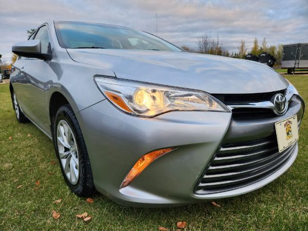 2017 Toyota Camry LE in Cars & Trucks in Winnipeg - Image 3