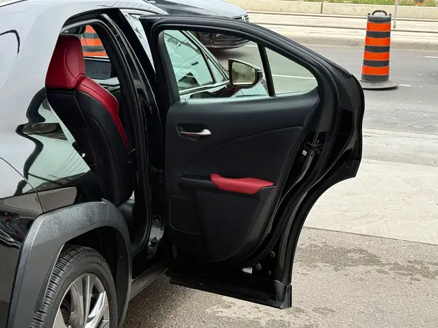 2019 Lexus UX 250h F SPORT | RED LEATHER | HYBRID in Cars & Trucks in City of Toronto - Image 30