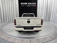 TRAILER SWAY CONTROL, TRACTION CONTROL, REAR STEP BUMPER, ILLUMINATED ENTRY, REMOTE KEYLESS ENTRY, R... (image 5)